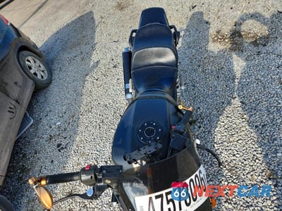 Piąte zdjęcie samochodu w środku: 2000 KAWASAKI ZR1100 VIN:JKAZRBC11YA033635 - miniatura