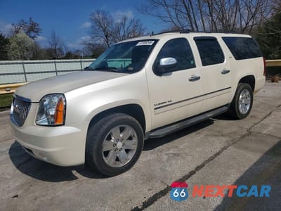 2010 GMC YUKON XL K1500 SLT 1GKUKKE34AR154397 - główne zdjęcie licytacji z USA - miniatura