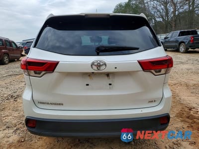 Zdjęcie 6 z 12 samochodu: 2019 TOYOTA HIGHLANDER XLE VIN:5TDKZRFH9KS301687 - miniatura