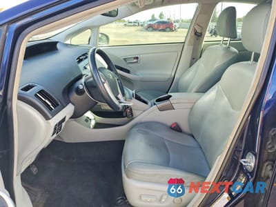 Zdjęcie 7 z 12 samochodu: 2014 TOYOTA PRIUS FOUR VIN:JTDKN3DU2E0374142 - miniatura