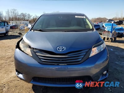 Piąte zdjęcie samochodu w środku: 2013 TOYOTA SIENNA VIN:5TDDK3DC4DS056334 - miniatura