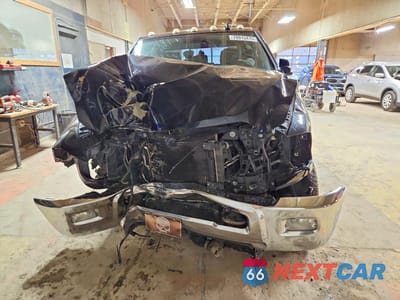 Piąte zdjęcie samochodu w środku: 2014 RAM 2500 SLT VIN:3C6UR5ML6EG229737 - miniatura