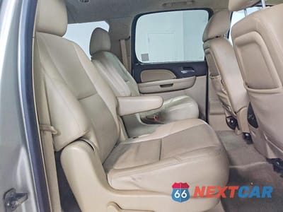 Zdjęcie 11 z 13 samochodu: 2013 GMC YUKON XL DENALI VIN:1GKS2MEF2DR128298 - miniatura