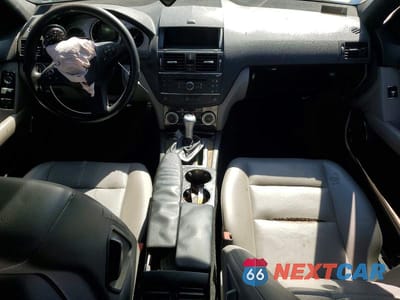 Zdjęcie 8 z 12 samochodu: 2008 MERCEDES-BENZ C 350 VIN:WDDGF56X48F017350 - miniatura