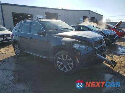 Czwarte zdjęcie samochodu z boku: 2013 BMW X5 XDRIVE35I VIN:5UXZV4C51D0B16404 - miniatura