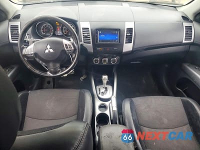Zdjęcie 8 z 12 samochodu: 2011 MITSUBISHI OUTLANDER XLS VIN:JA4JS4AX5BU036824 - miniatura