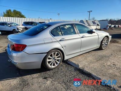 Trzecie zdjęcie samochodu z tyłu: 2016 BMW 535 XI VIN:WBA5B3C50GG255920 - miniatura