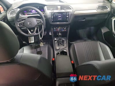 Zdjęcie 8 z 12 samochodu: 2024 VOLKSWAGEN TIGUAN SE R-LINE BLACK VIN:3VV8B7AX7RM210009 - miniatura