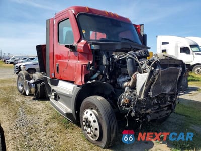 2020 FREIGLINER CASCADIA 126 3AKJHLDV0LSLG6962 - główne zdjęcie licytacji z USA - miniatura