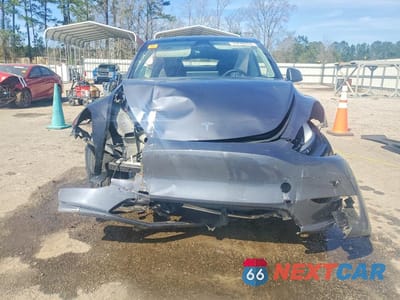 Piąte zdjęcie samochodu w środku: 2023 TESLA MODEL Y VIN:7SAYGDEE7PA196525 - miniatura