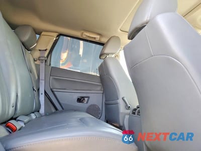 Zdjęcie 10 z 12 samochodu: 2005 JEEP GRAND CHEROKEE LAREDO VIN:1J4GS48K65C525196 - miniatura