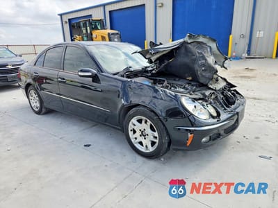 Czwarte zdjęcie samochodu z boku: 2005 MERCEDES-BENZ E 320 CDI VIN:WDBUF26J35A685462 - miniatura