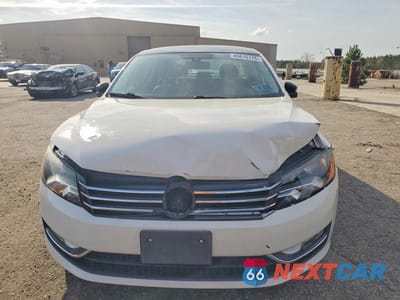 Piąte zdjęcie samochodu w środku: 2015 VOLKSWAGEN PASSAT SE VIN:1VWBS7A32FC079700 - miniatura