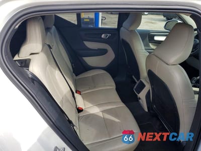 Zdjęcie 11 z 13 samochodu: 2020 VOLVO XC40 T4 MOMENTUM VIN:YV4AC2HK8L2264988 - miniatura