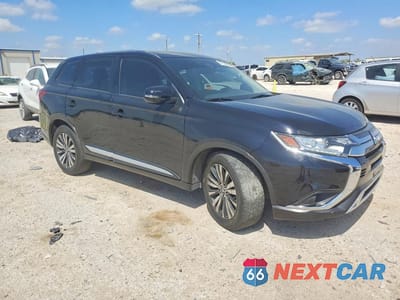 Czwarte zdjęcie samochodu z boku: 2020 MITSUBISHI OUTLANDER SE VIN:JA4AD3A31LZ006905 - miniatura