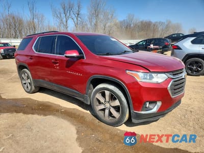 Czwarte zdjęcie samochodu z boku: 2019 CHEVROLET TRAVERSE LT VIN:1GNEVHKW5KJ198862 - miniatura