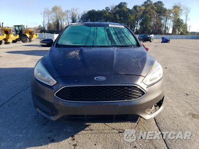 Piąte zdjęcie samochodu w środku: 2016 FORD FOCUS SE VIN:1FADP3F22GL376186 - miniatura