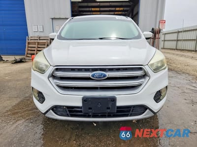 Piąte zdjęcie samochodu w środku: 2017 FORD ESCAPE SE VIN:1FMCU0GDXHUA69448 - miniatura