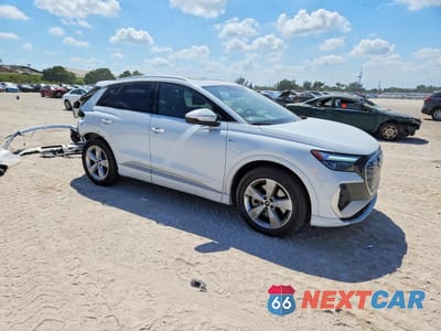 Czwarte zdjęcie samochodu z boku: 2024 AUDI Q4 E-TRON PREMIUM VIN:WA1KUBFZ7RP053839 - miniatura