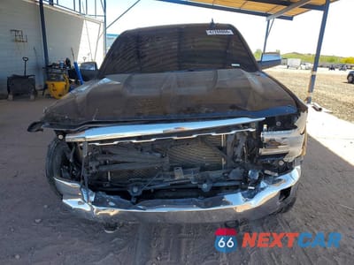 Piąte zdjęcie samochodu w środku: 2017 CHEVROLET SILVERADO C1500 LTZ VIN:3GCPCSEC8HG146805 - miniatura