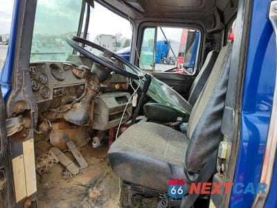 Piąte zdjęcie samochodu w środku: 1998 MACK RD DUMP TRUCK VIN:1M2P267C4WM036153 - miniatura