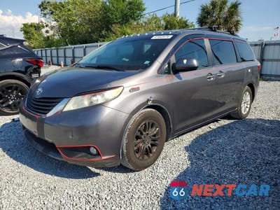 2017 TOYOTA SIENNA XLE 8-PASSENGER 5TDYZ3DC2HS864068 - główne zdjęcie licytacji z USA - miniatura