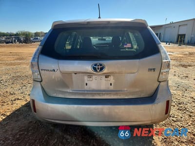Zdjęcie 6 z 13 samochodu: 2015 TOYOTA PRIUS V TWO VIN:JTDZN3EU8FJ031764 - miniatura