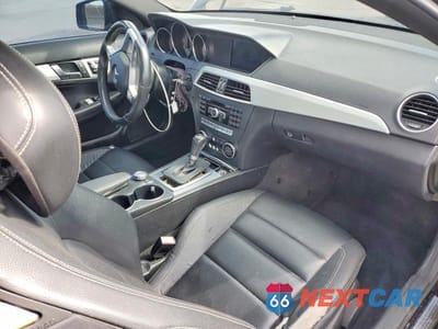 Zdjęcie 8 z 11 samochodu: 2013 MERCEDES-BENZ C 250 VIN:WDDGJ4HB1DG030295 - miniatura