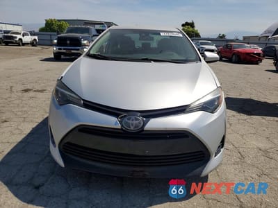 Piąte zdjęcie samochodu w środku: 2018 TOYOTA COROLLA LE VIN:2T1BURHE9JC972429 - miniatura