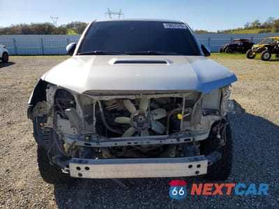 Piąte zdjęcie samochodu w środku: 2020 TOYOTA 4RUNNER TRD OFF-ROAD VIN:JTEBU5JR3L5789657 - miniatura