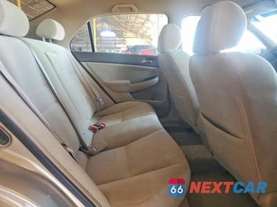 Zdjęcie 10 z 13 samochodu: 2003 HONDA ACCORD LX VIN:3HGCM56353G704163 - miniatura