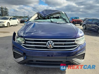 Piąte zdjęcie samochodu w środku: 2024 VOLKSWAGEN TIGUAN WOLFSBURG VIN:3VV5B7AX2RM209109 - miniatura