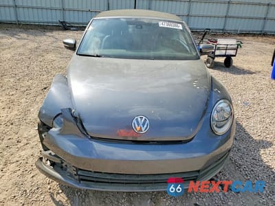 Piąte zdjęcie samochodu w środku: 2016 VOLKSWAGEN BEETLE S VIN:3VW517AT2GM804678 - miniatura