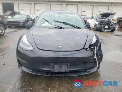 Piąte zdjęcie samochodu w środku: 2022 TESLA 3 VIN:5YJ3E1EB4NF251210 - miniatura