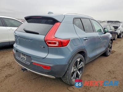 Trzecie zdjęcie samochodu z tyłu: 2020 VOLVO XC40 VIN:YV4162UK4L2263219 - miniatura