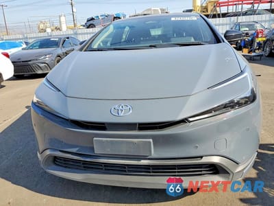 Piąte zdjęcie samochodu w środku: 2023 TOYOTA PRIUS LE VIN:JTDACAAU6P3000676 - miniatura