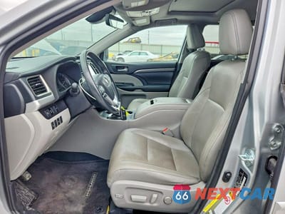 Zdjęcie 7 z 14 samochodu: 2018 TOYOTA HIGHLANDER LIMITED VIN:5TDYZRFH0JS247172 - miniatura