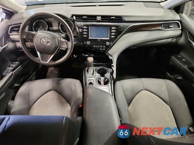 Zdjęcie 8 z 13 samochodu: 2020 TOYOTA CAMRY HYBRID LE VIN:4T1C31AK4LU532855 - miniatura