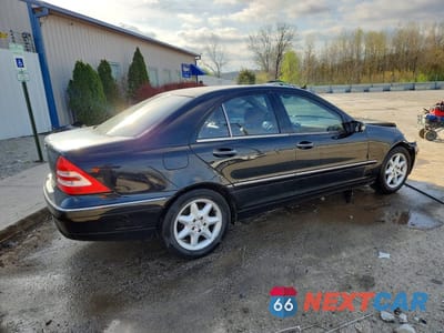 Trzecie zdjęcie samochodu z tyłu: 2004 MERCEDES-BENZ C 240 VIN:WDBRF61J04E015136 - miniatura