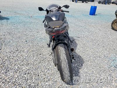 Czwarte zdjęcie samochodu z boku: 2024 KAWASAKI ZX636 K VIN:JKBZXJK15RA000040 - miniatura
