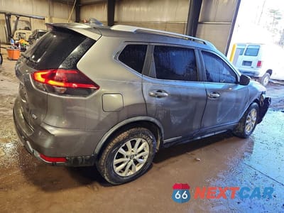 Trzecie zdjęcie samochodu z tyłu: 2018 NISSAN ROGUE SV VIN:KNMAT2MT8JP504302 - miniatura