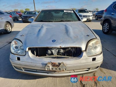 Piąte zdjęcie samochodu w środku: 1998 MERCEDES-BENZ SLK 230 KOMPRESSOR VIN:WDBKK47F2WF054232 - miniatura