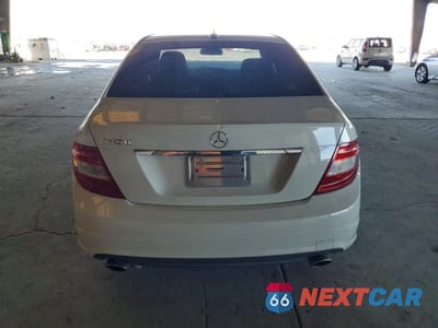 Zdjęcie 6 z 12 samochodu: 2010 MERCEDES-BENZ C 300 VIN:WDDGF5EB7AR105027 - miniatura