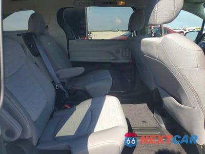 Zdjęcie 11 z 12 samochodu: 2023 TOYOTA SIENNA LE 8-PASSENGER VIN:5TDKRKEC9PS171463 - miniatura