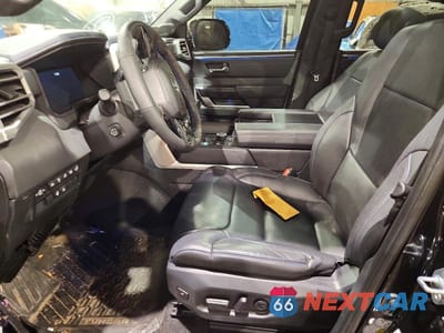 Zdjęcie 7 z 12 samochodu: 2024 TOYOTA TUNDRA CREWMAX PLATINUM VIN:5TFNA5DBXRX228474 - miniatura