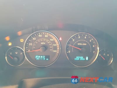 Zdjęcie 9 z 13 samochodu: 2006 JEEP COMMANDER VIN:1J8HH48KX6C254078 - miniatura