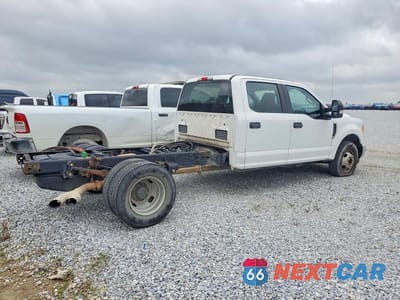 Trzecie zdjęcie samochodu z tyłu: 2018 FORD F350 SUPER DUTY VIN:1FD8W3GT7JEC82446 - miniatura