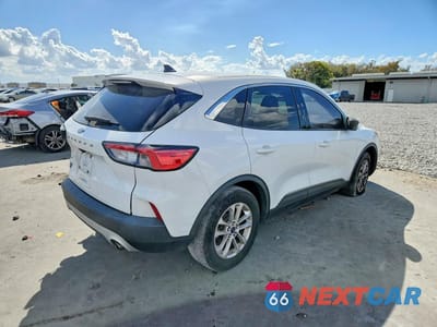 Trzecie zdjęcie samochodu z tyłu: 2022 FORD ESCAPE SE VIN:1FMCU0G63NUA45828 - miniatura