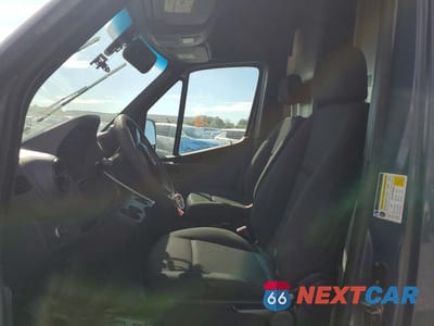 Zdjęcie 7 z 13 samochodu: 2019 MERCEDES-BENZ SPRINTER 2500 VIN:WD4PF1CDXKP138923 - miniatura