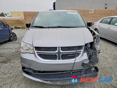Piąte zdjęcie samochodu w środku: 2018 DODGE GRAND CARAVAN SE VIN:2C4RDGBG6JR161278 - miniatura